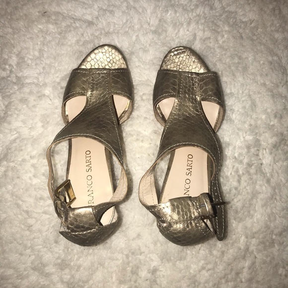 FRANCO SARTO SILVER SNAKESKIN WEDGES - Picture 3 of 3